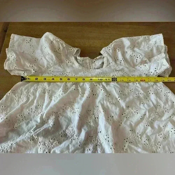 Hem and Thread eyelet top - Picture 4 of 8